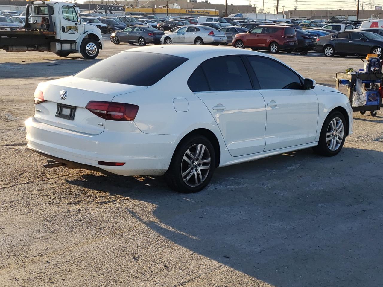 Photo 4 from auction – 2017 VOLKSWAGEN JETTA S with VIN 3VW2B7AJ7HM228277