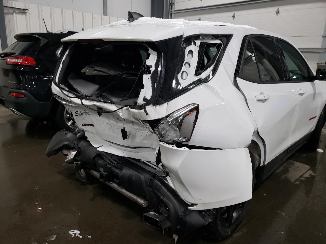 Photo 9 from auction – 2019 CHEVROLET EQUINOX LT with VIN 2GNAXVEX3K6170177