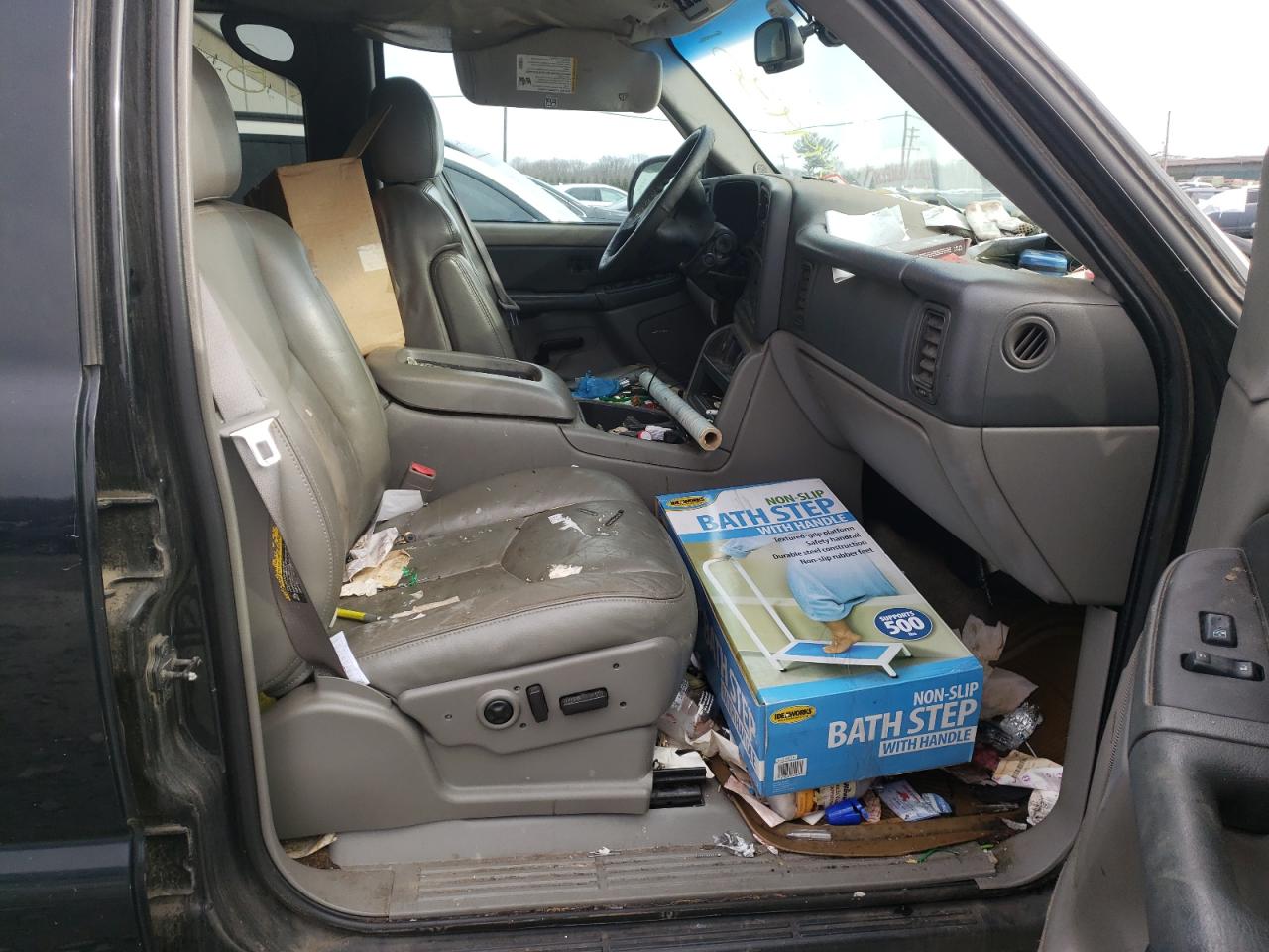 Photo 5 from auction – 2003 CHEVROLET SUBURBAN K with VIN 3GNFK16Z63G163498