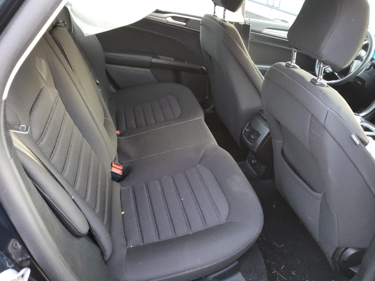 Photo 6 from auction – 2020 FORD FUSION SE with VIN 3FA6P0LU3LR158153