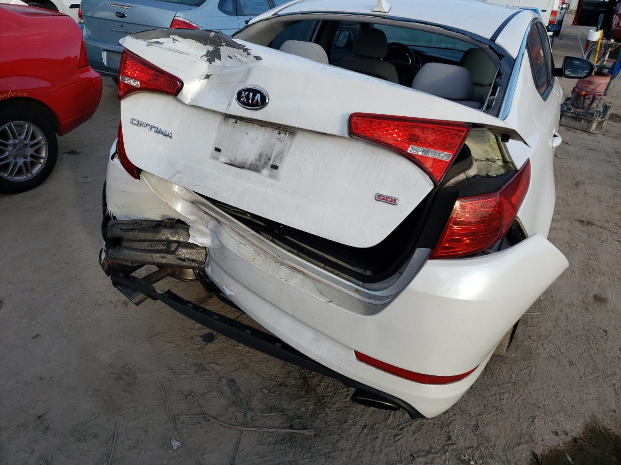 Photo 9 from auction – 2011 KIA OPTIMA LX with VIN KNAGM4A73B5182043
