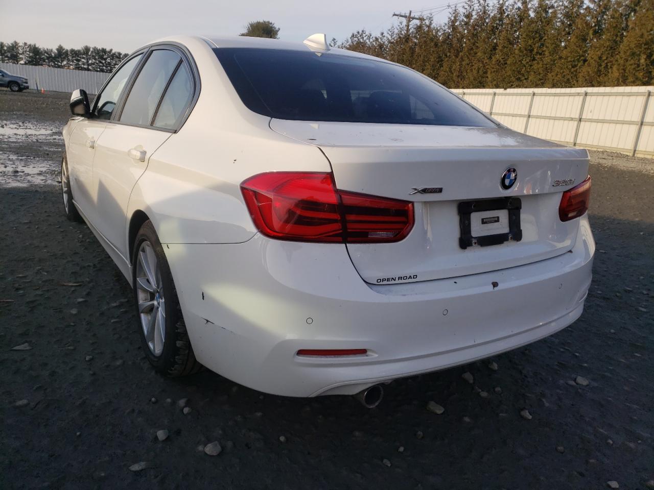 Photo 3 from auction – 2016 BMW 320 XI with VIN WBA8A3C51GK689678