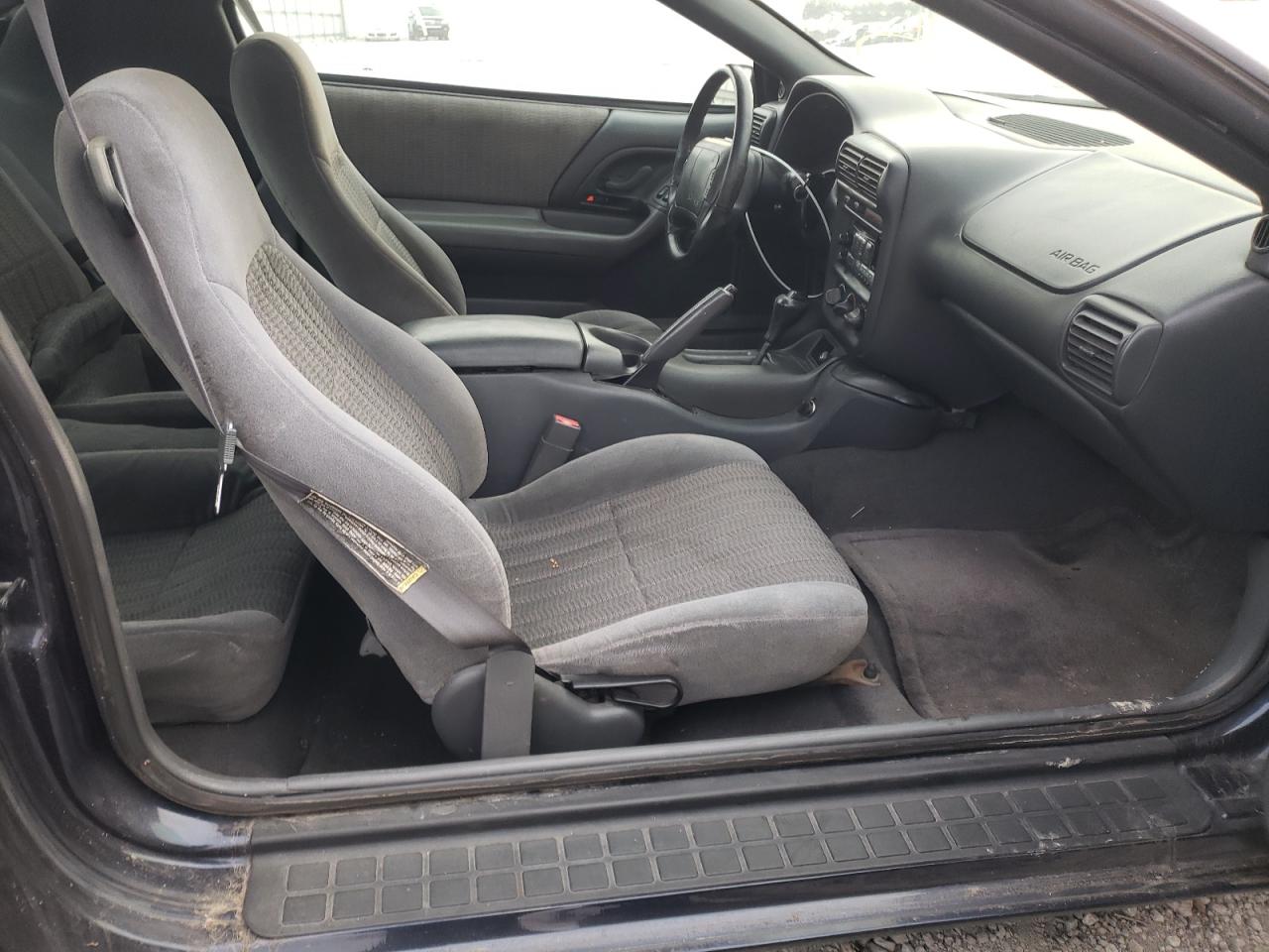 Photo 5 from auction – 1998 CHEVROLET CAMARO with VIN 2G1FP22KXW2126771