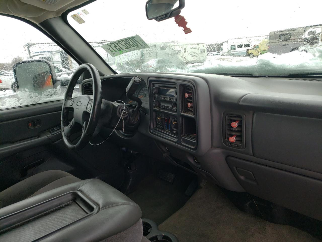 Photo 9 from auction – 2006 CHEVROLET SILVERADO with VIN 1GCHC23D86F242397