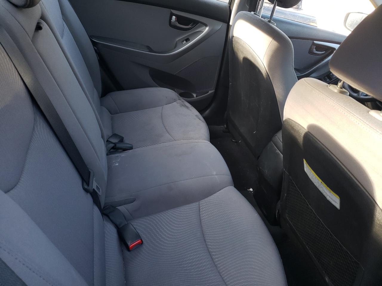 Photo 6 from auction – 2016 HYUNDAI ELANTRA SE with VIN 5NPDH4AE8GH669092