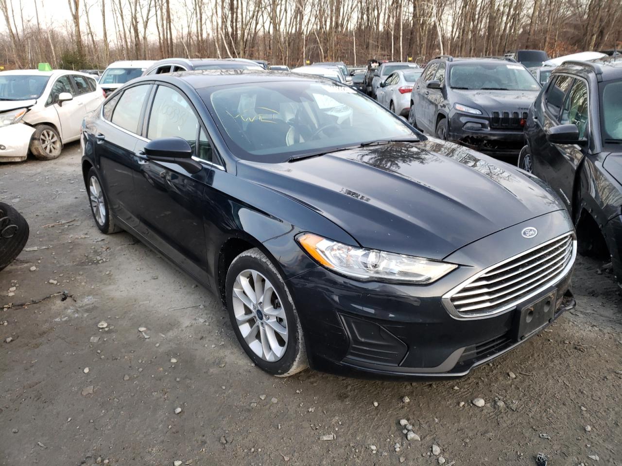 FORD FUSION SE 2020 with VIN 3FA6P0LU3LR158153 - Photo from auction