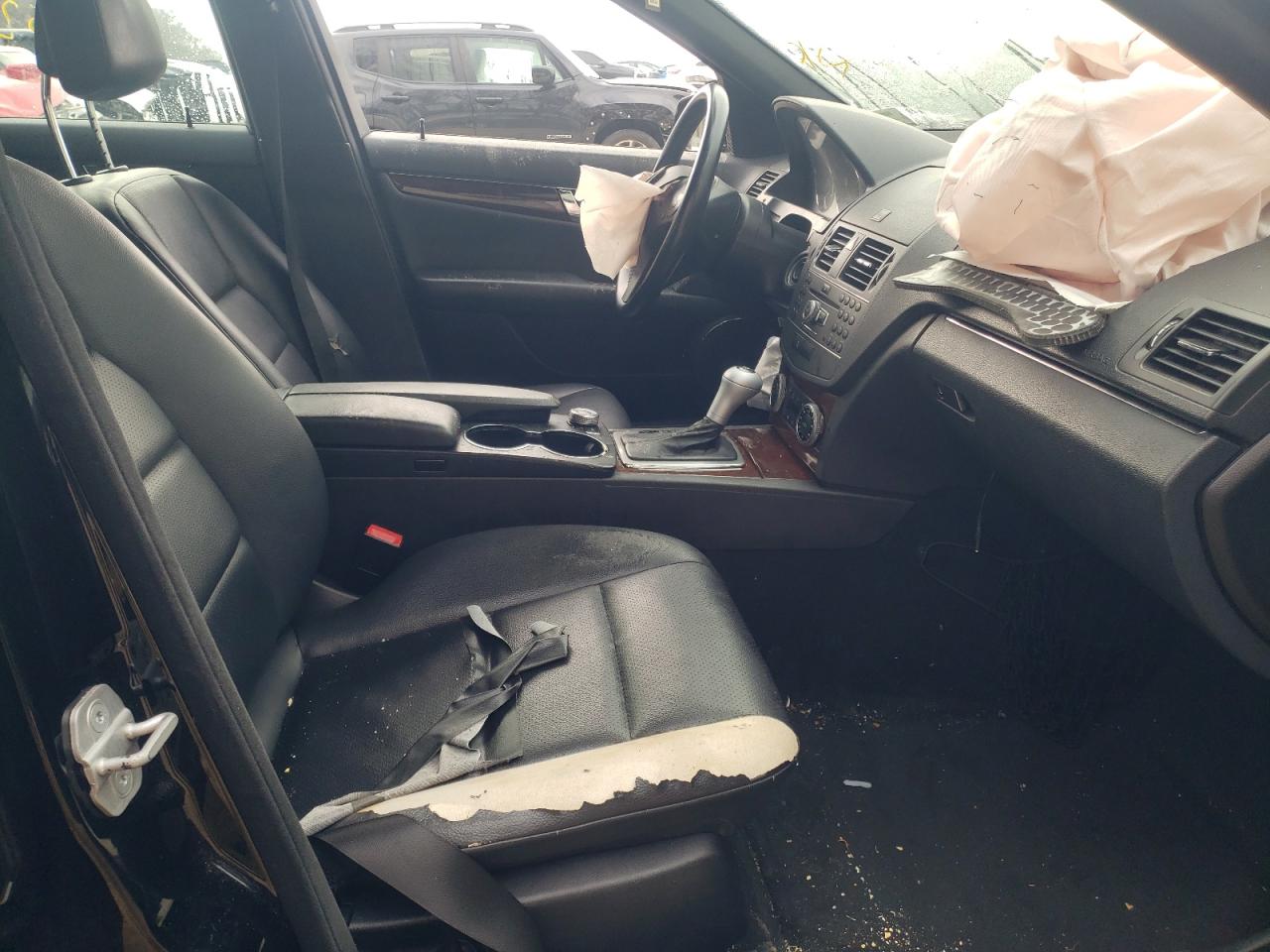 Photo 5 from auction – 2011 MERCEDES-BENZ C 300 with VIN WDDGF5EB7BA425643