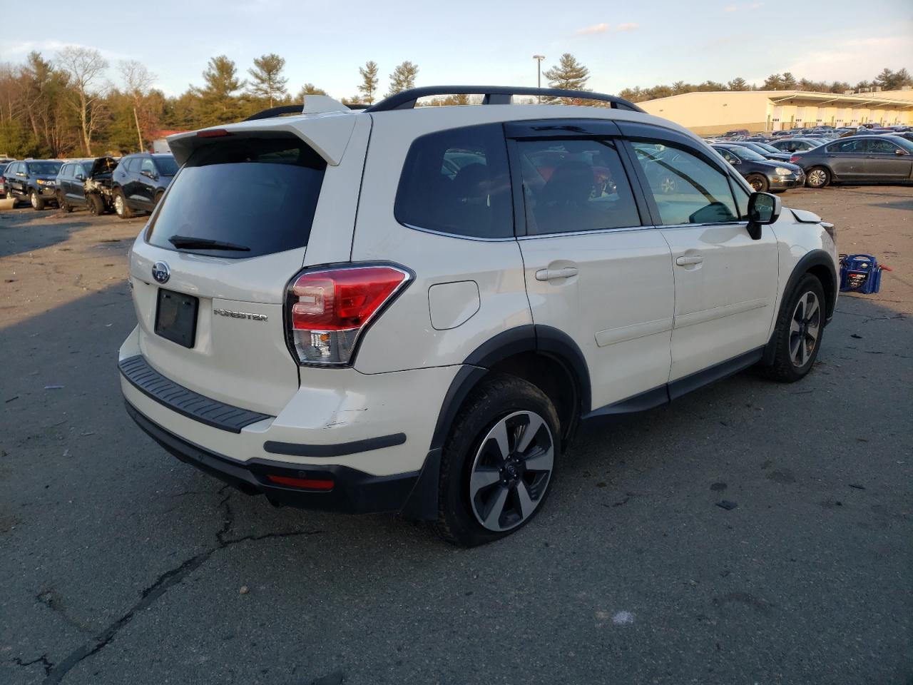Photo 4 from auction – 2018 SUBARU FORESTER 2 with VIN JF2SJARC7JH469034
