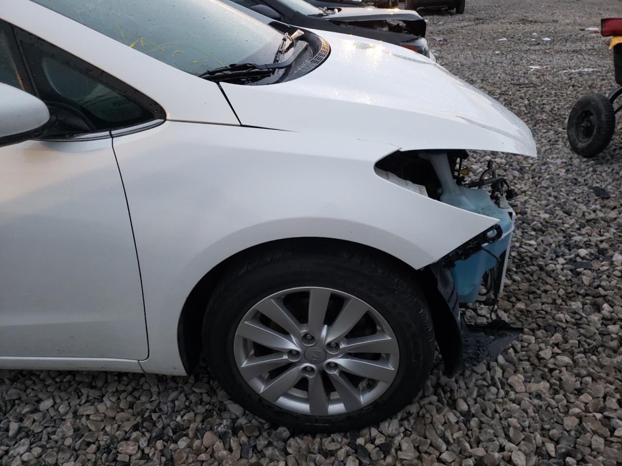 Photo 9 from auction – 2015 KIA FORTE EX with VIN KNAFX4A81F5360758