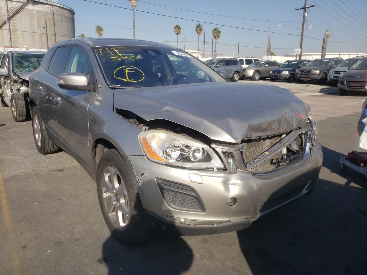 VOLVO XC60 3.2 2013 with VIN YV4940DL4D2432033 - Photo from auction