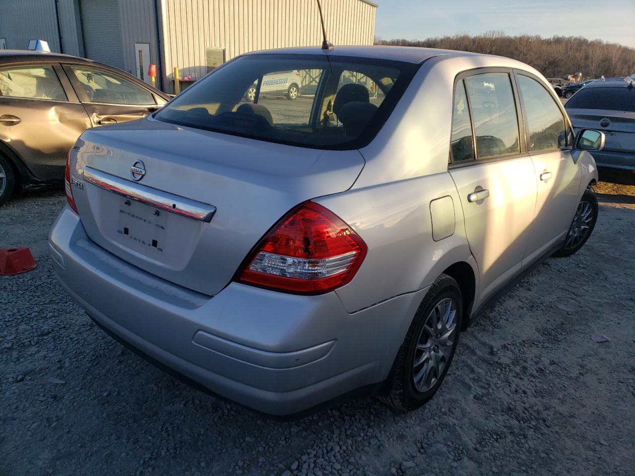 Photo 4 from auction – 2011 NISSAN VERSA S with VIN 3N1BC1AP0BL423798