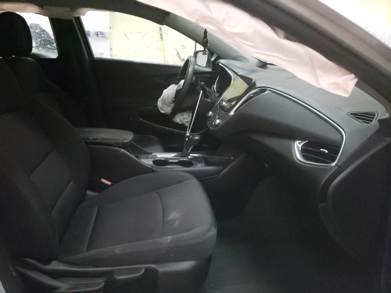 Photo 5 from auction – 2018 CHEVROLET MALIBU LT with VIN 1G1ZD5ST2JF182288
