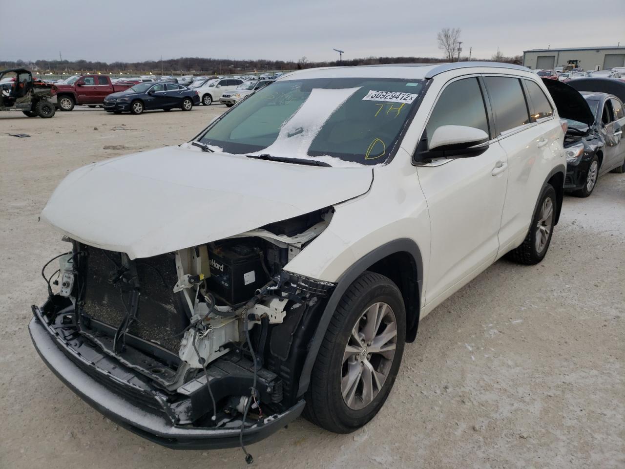 Photo 2 from auction – 2014 TOYOTA HIGHLANDER with VIN 5TDJKRFH0ES065144