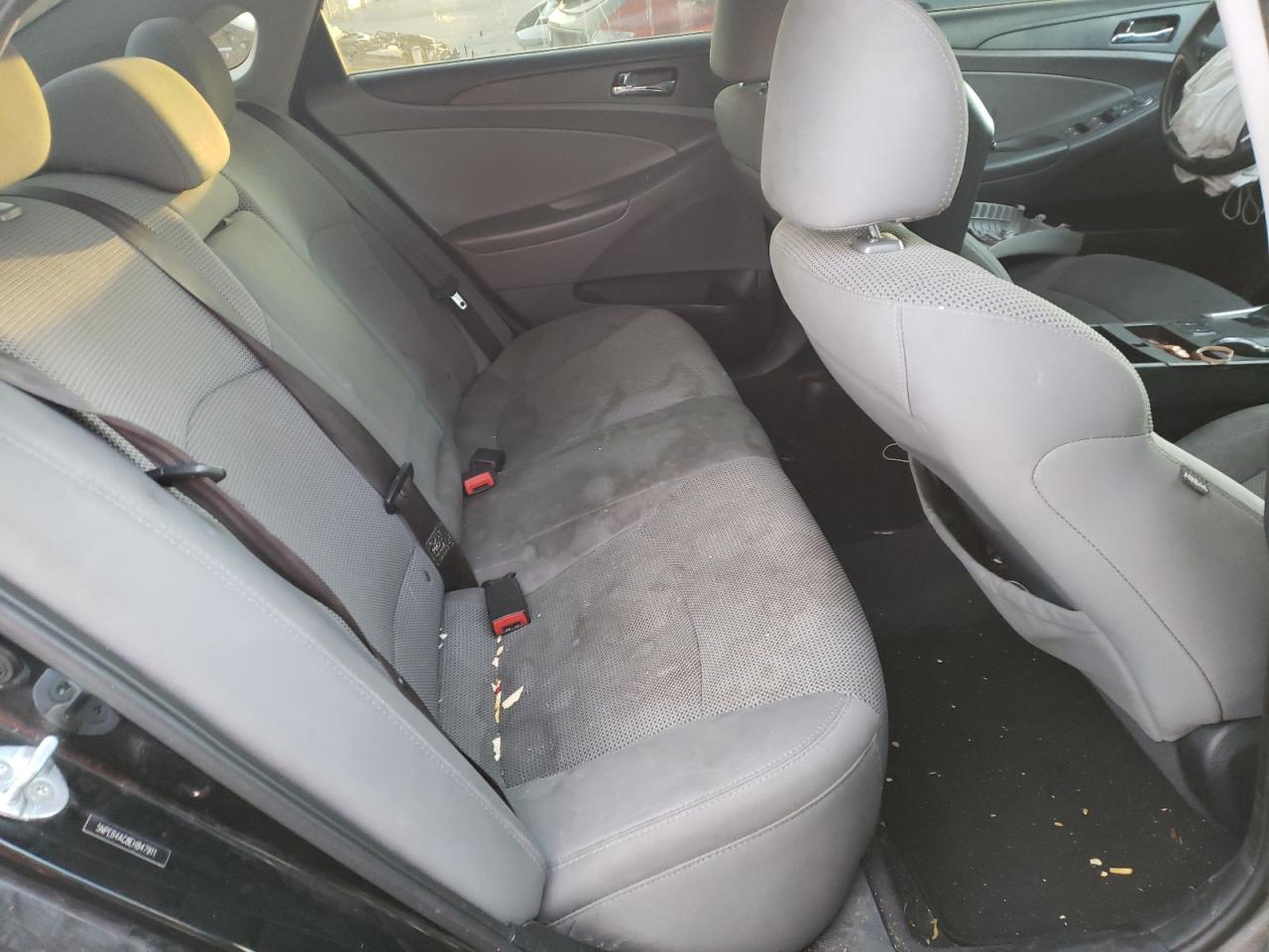 Photo 6 from auction – 2014 HYUNDAI SONATA GLS with VIN 5NPEB4AC8EH847911