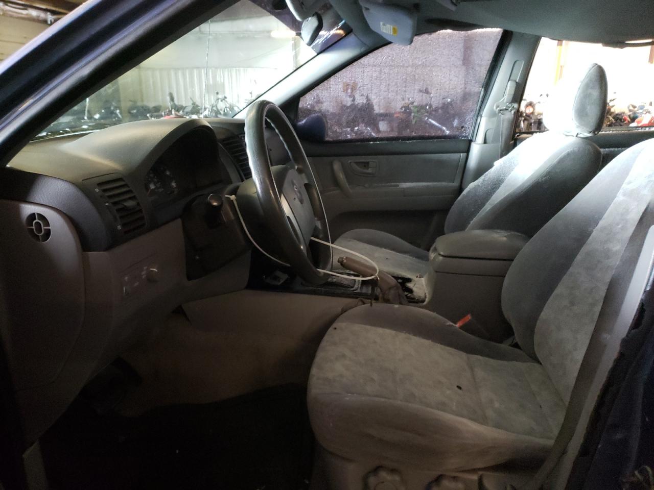 Photo 5 from auction – 2005 KIA SORENTO EX with VIN KNDJD733655422162