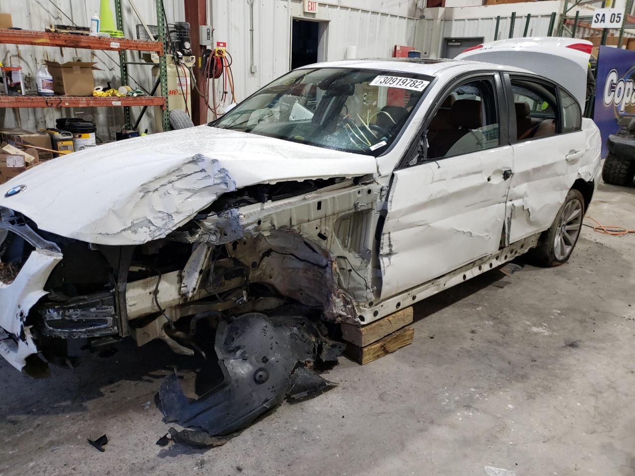 Photo 9 from auction – 2011 BMW 328 I with VIN WBAPH7C52BE462098
