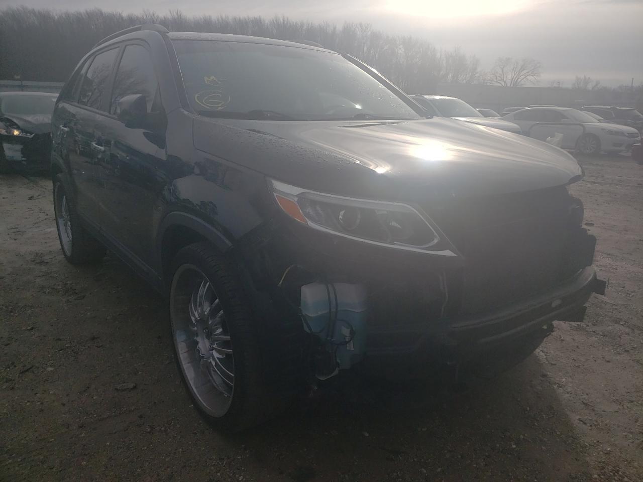 KIA SORENTO LX 2015 with VIN 5XYKT3A68FG604063 - Photo from auction