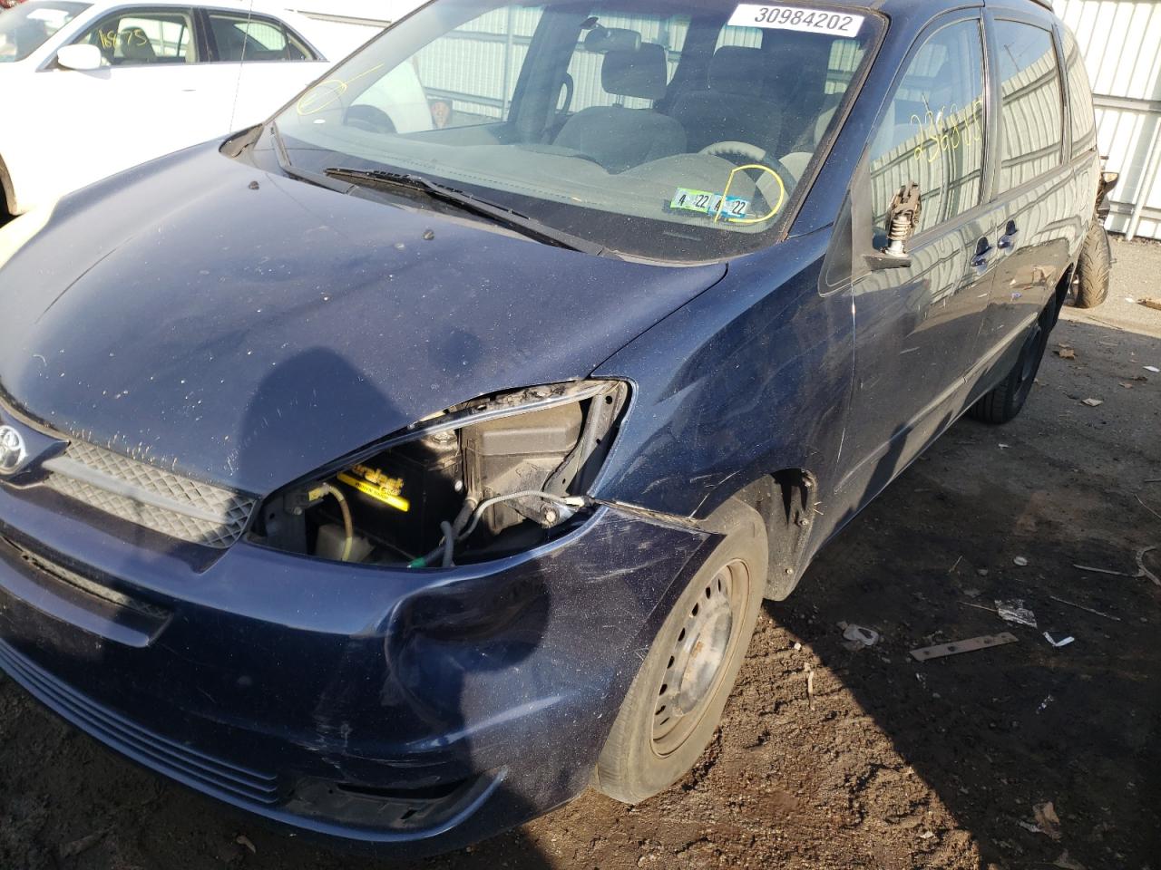Photo 9 from auction – 2004 TOYOTA SIENNA CE with VIN 5TDZA23C04S027949