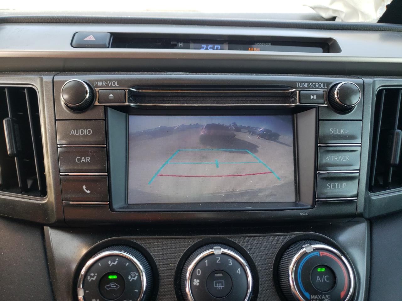 Photo 9 from auction – 2015 TOYOTA RAV4 LE with VIN JTMZFREV0FD078102