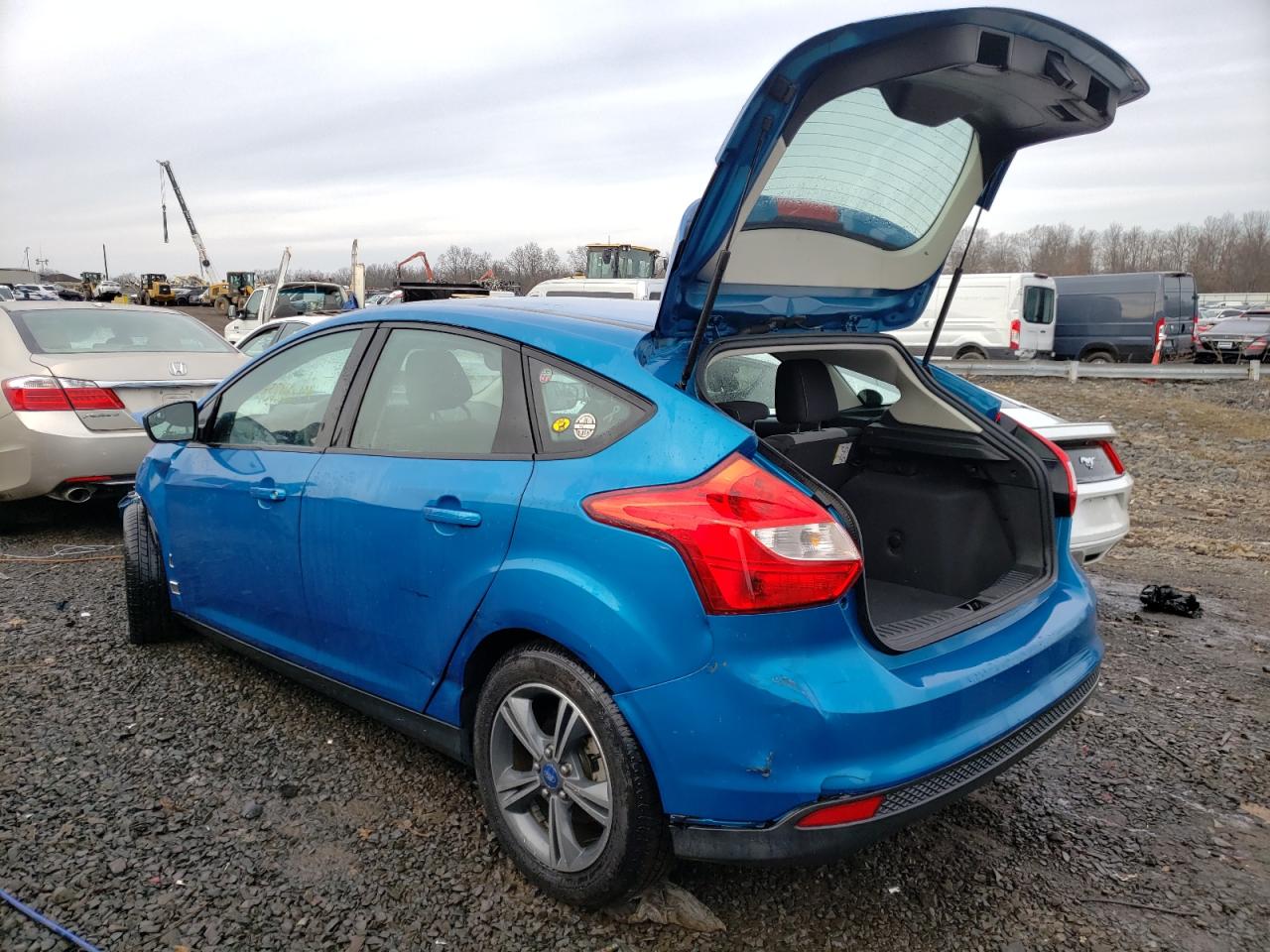 Photo 3 from auction – 2012 FORD FOCUS SE with VIN 1FAHP3K22CL270922