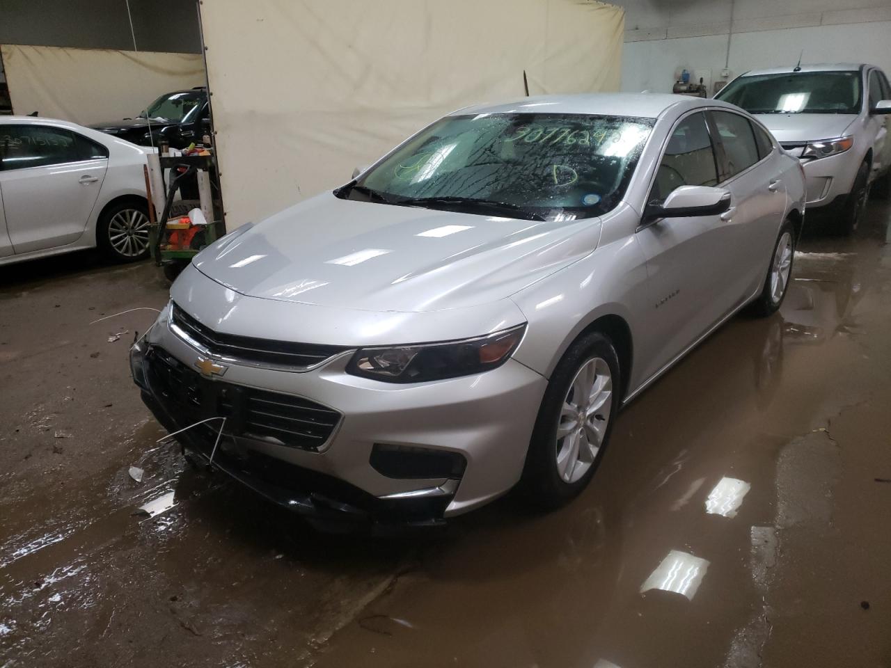 Photo 2 from auction – 2018 CHEVROLET MALIBU LT with VIN 1G1ZD5ST2JF182288