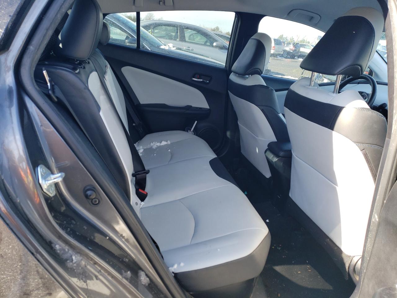 Photo 6 from auction – 2016 TOYOTA PRIUS with VIN JTDKARFU8G3527667
