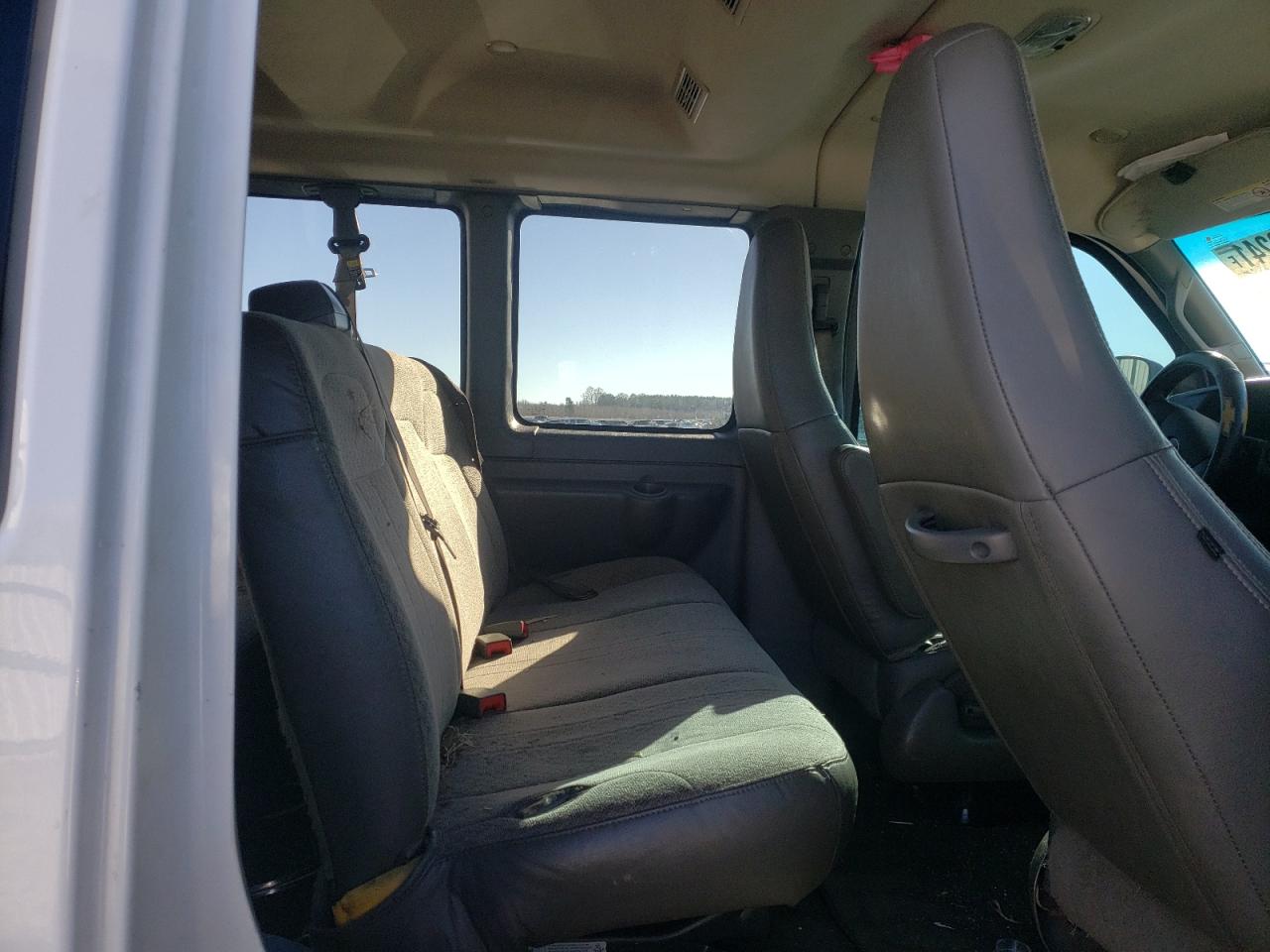 Photo 6 from auction – 2018 CHEVROLET EXPRESS G3 with VIN 1GAZGPFP2J1263384