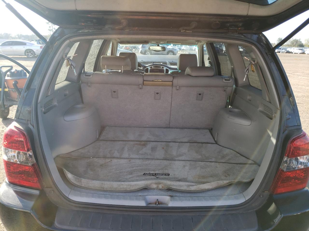 Photo 9 from auction – 2004 TOYOTA HIGHLANDER with VIN JTEEP21A840062042