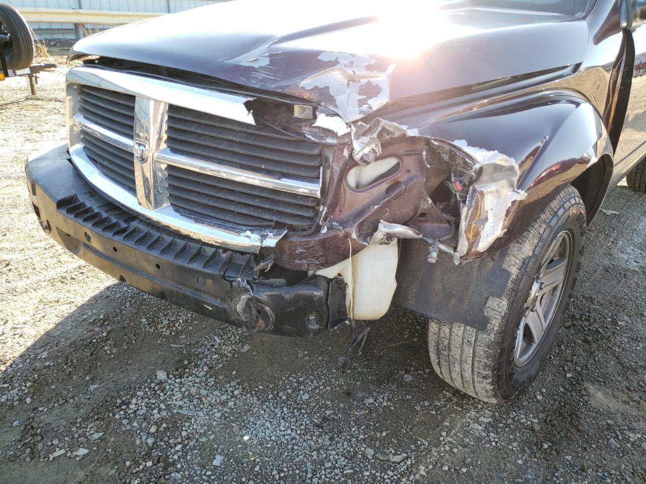 Photo 9 from auction – 2005 DODGE DURANGO SL with VIN 1D4HB48D05F522727