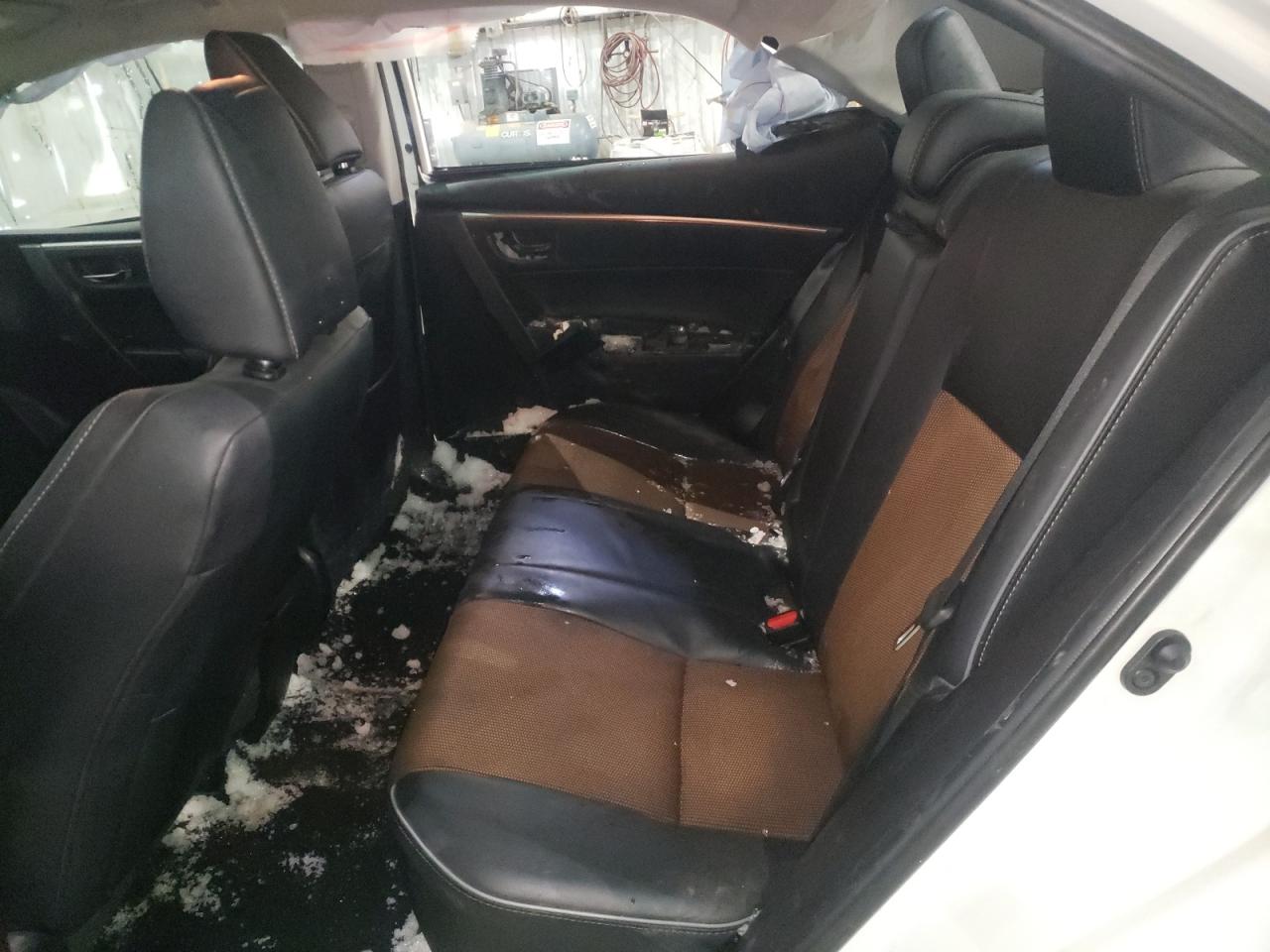 Photo 6 from auction – 2015 TOYOTA COROLLA L with VIN 5YFBURHE9FP332261
