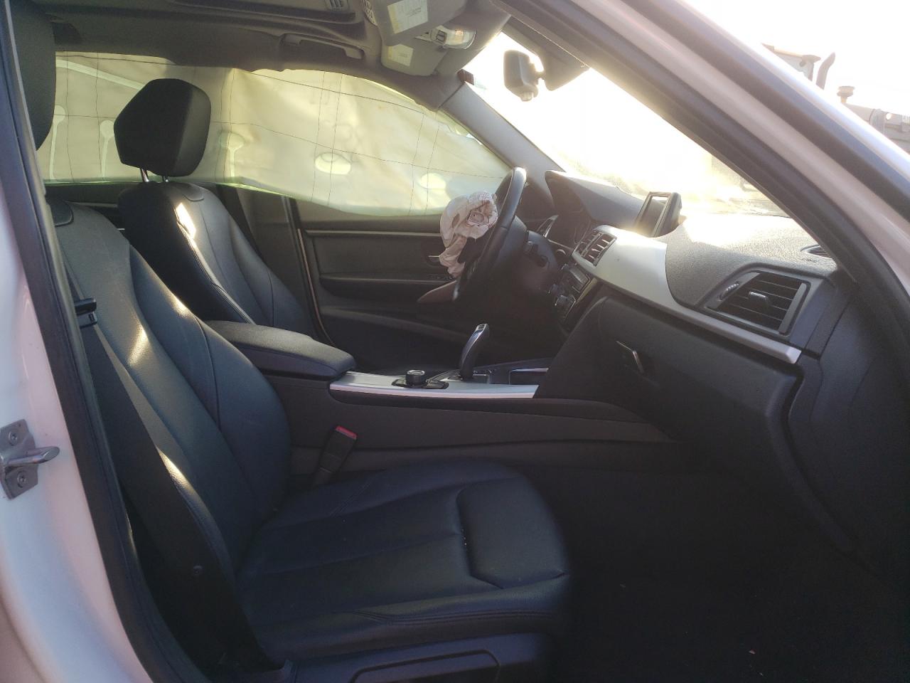 Photo 5 from auction – 2016 BMW 320 XI with VIN WBA8A3C51GK689678
