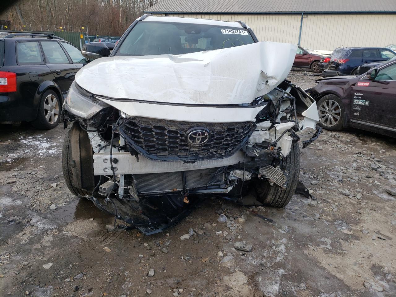 Photo 9 from auction – 2021 TOYOTA HIGHLANDER with VIN 5TDJZRBH2MS134982