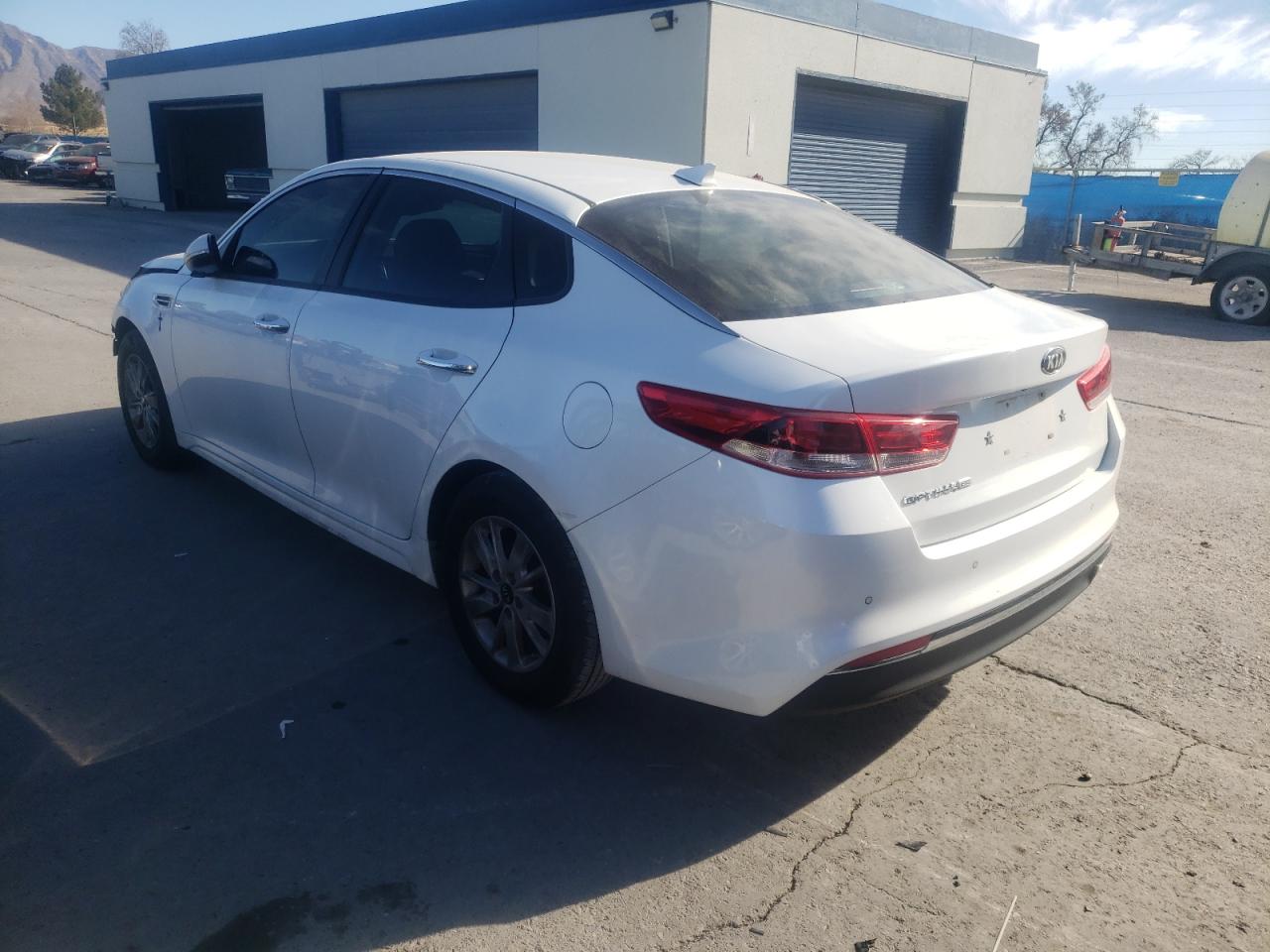 Photo 3 from auction – 2016 KIA OPTIMA LX with VIN 5XXGT4L38GG027720
