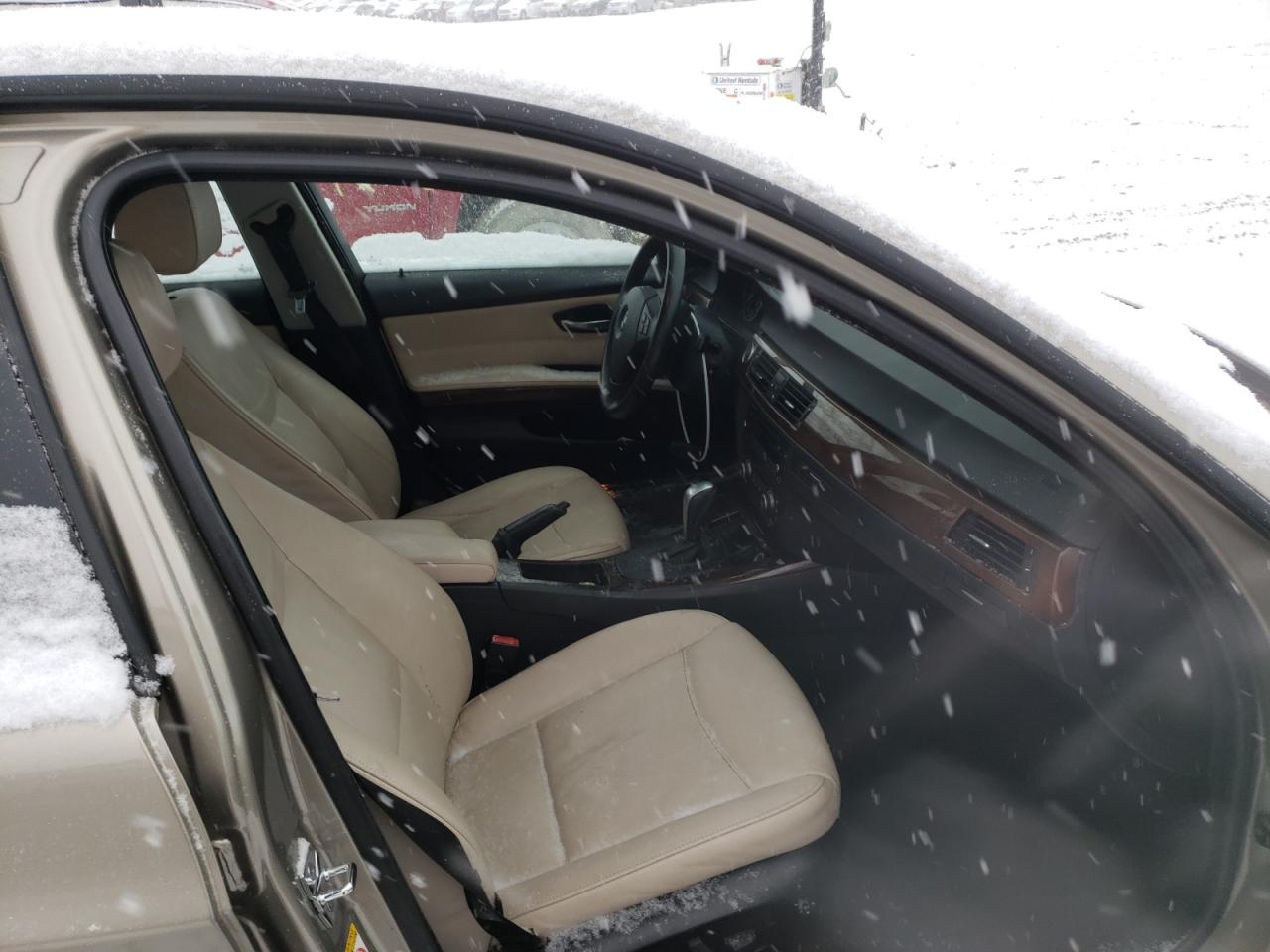Photo 5 from auction – 2009 BMW 328 I with VIN WBAPH77539NL82216