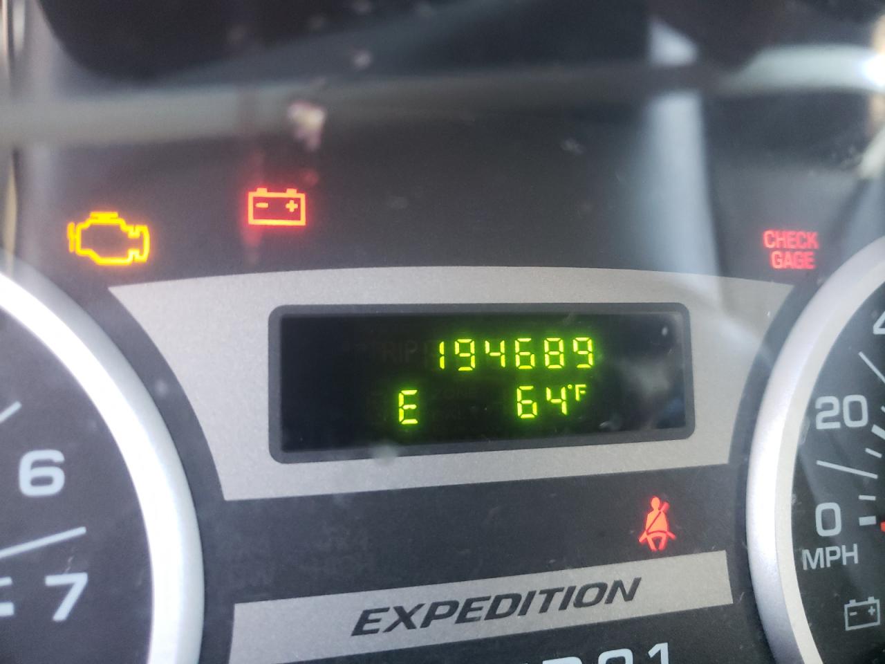 Photo 8 from auction – 2006 FORD EXPEDITION with VIN 1FMFU15546LA97604
