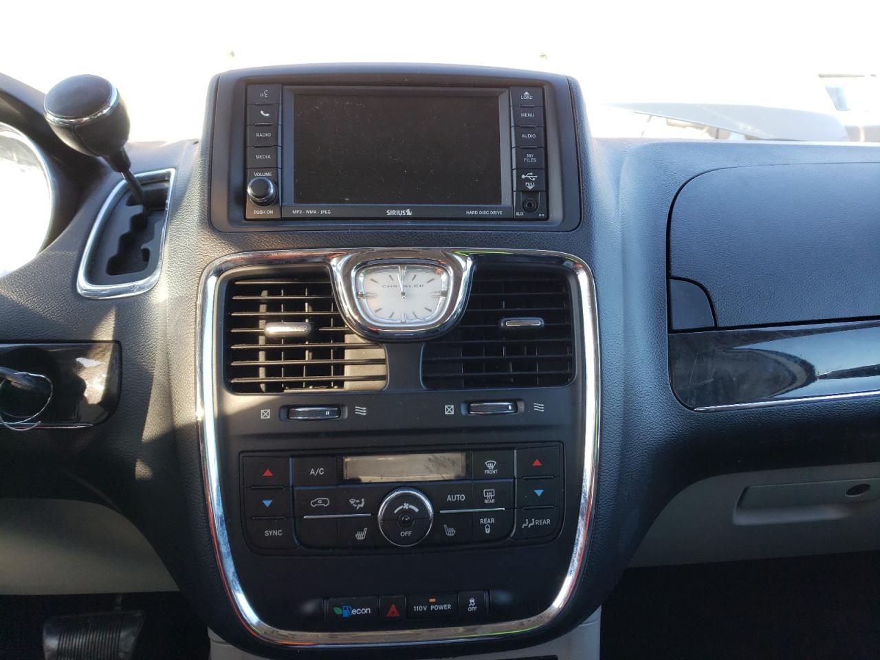 Photo 9 from auction – 2011 CHRYSLER TOWN & COU with VIN 2A4RR8DG2BR605207