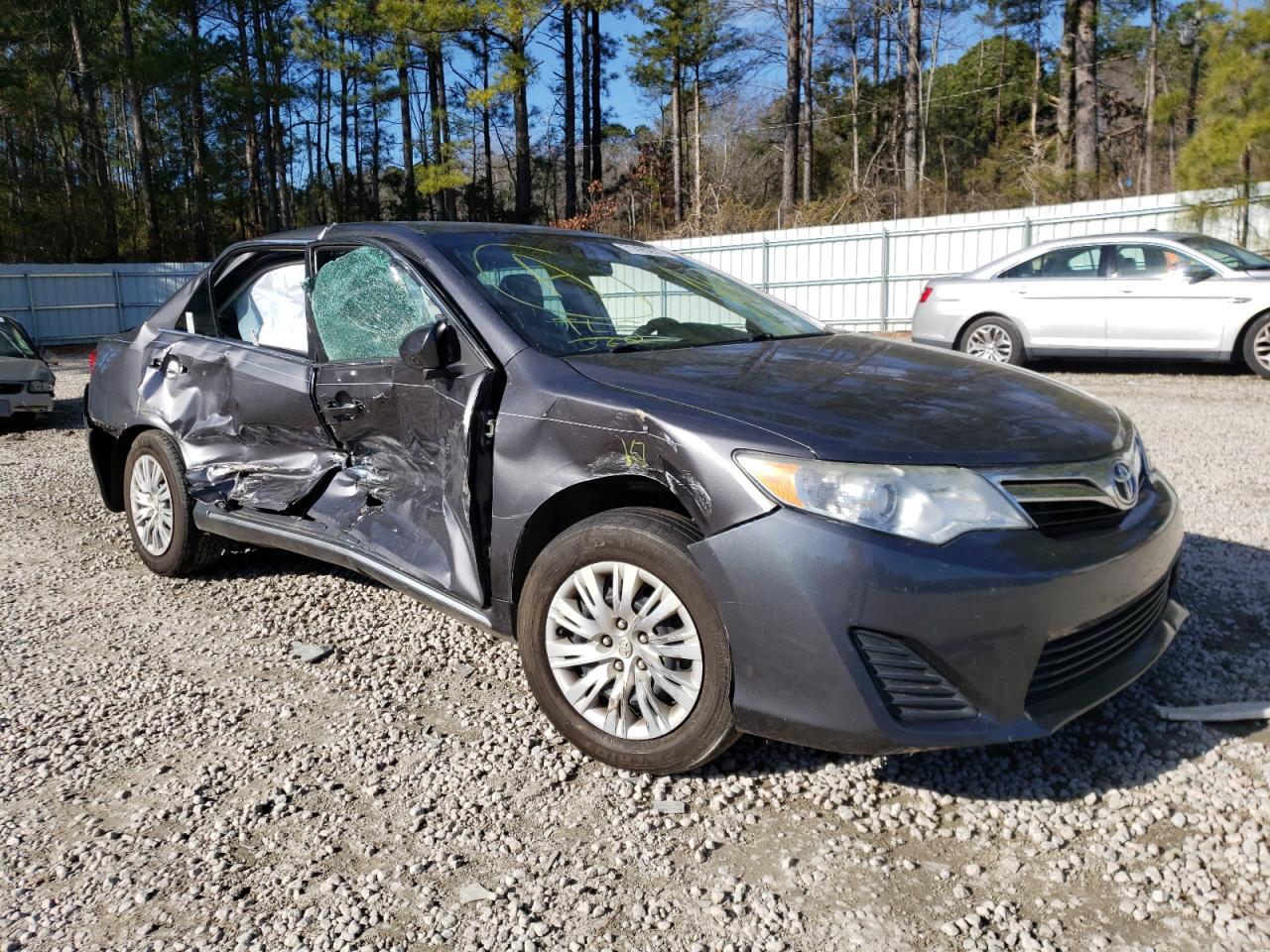 TOYOTA CAMRY L 2014 with VIN 4T1BF1FKXEU848761 - Photo from auction