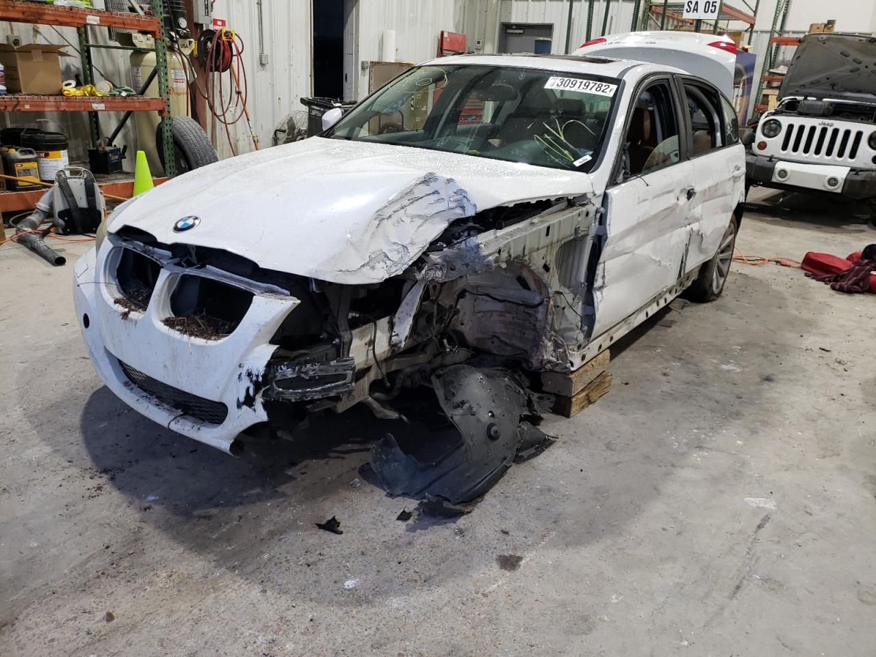 Photo 2 from auction – 2011 BMW 328 I with VIN WBAPH7C52BE462098