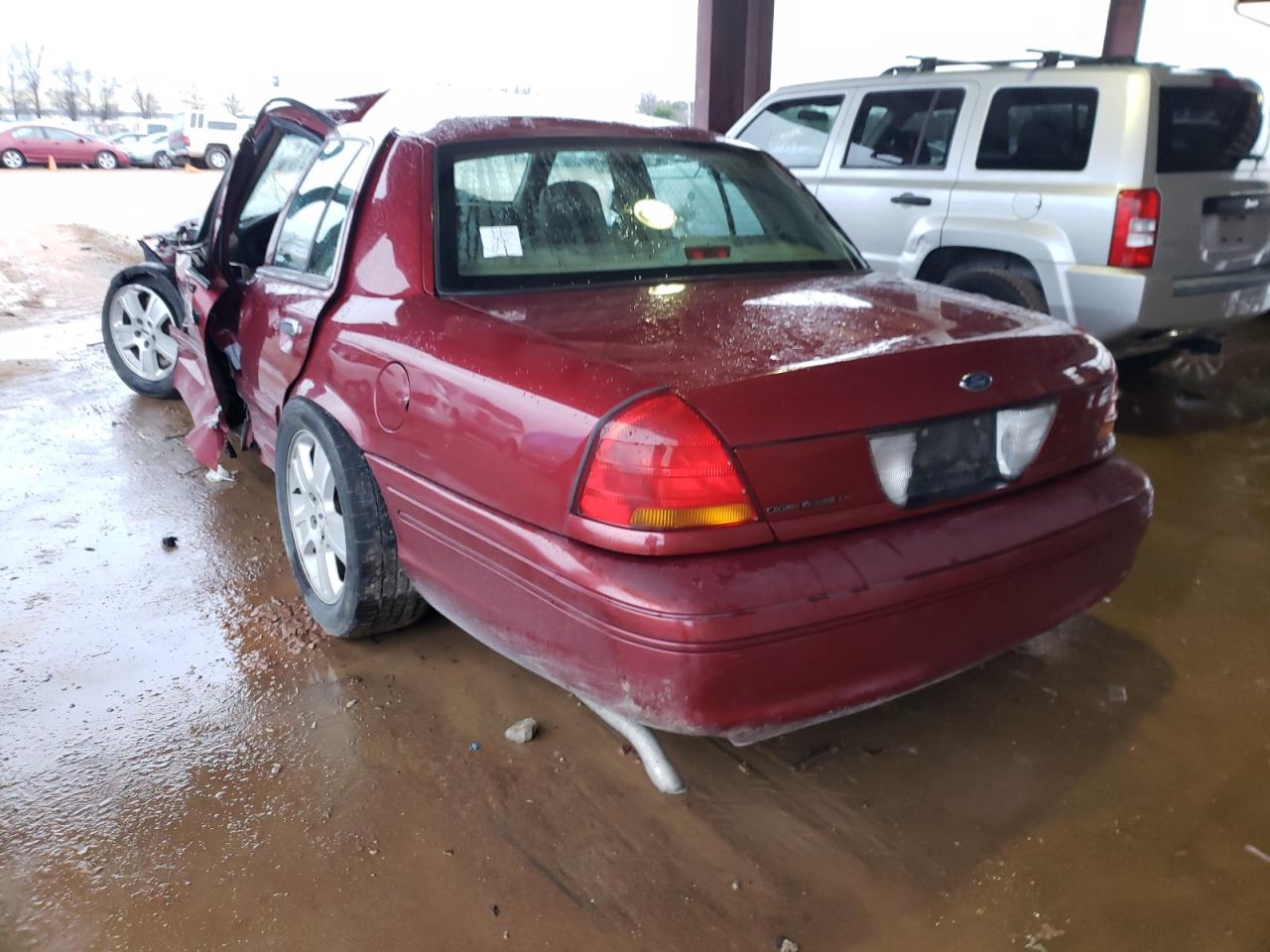 Photo 3 from auction – 2003 FORD CROWN VICT with VIN 2FAFP74W53X182268