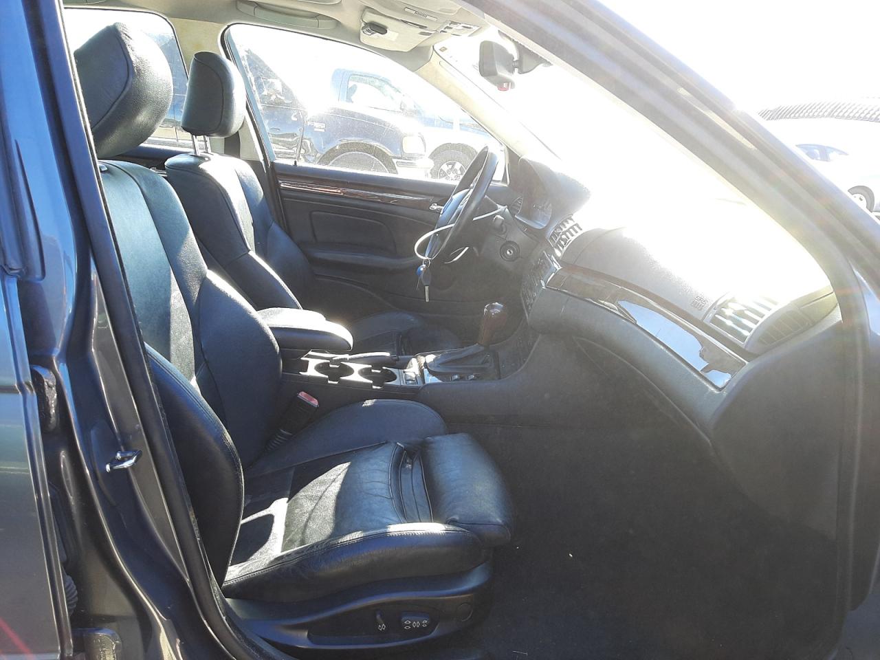صورة رقم 5 من المزاد - 2003 BMW 325 XI مع VIN WBAEU33423PM56648