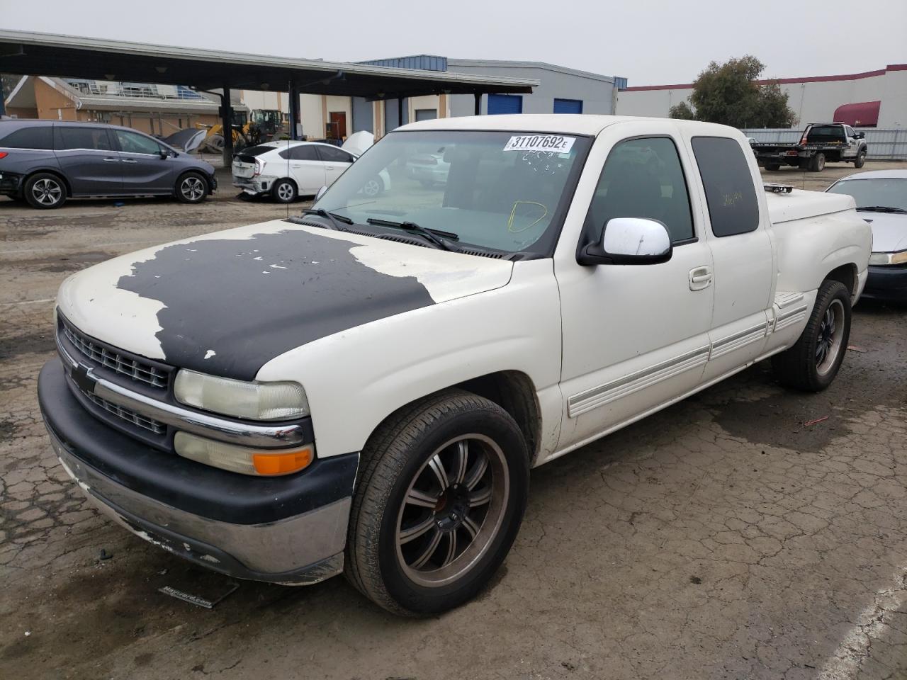 Photo 2 from auction – 2001 CHEVROLET SILVERADO with VIN 2GCEC19TX11238735