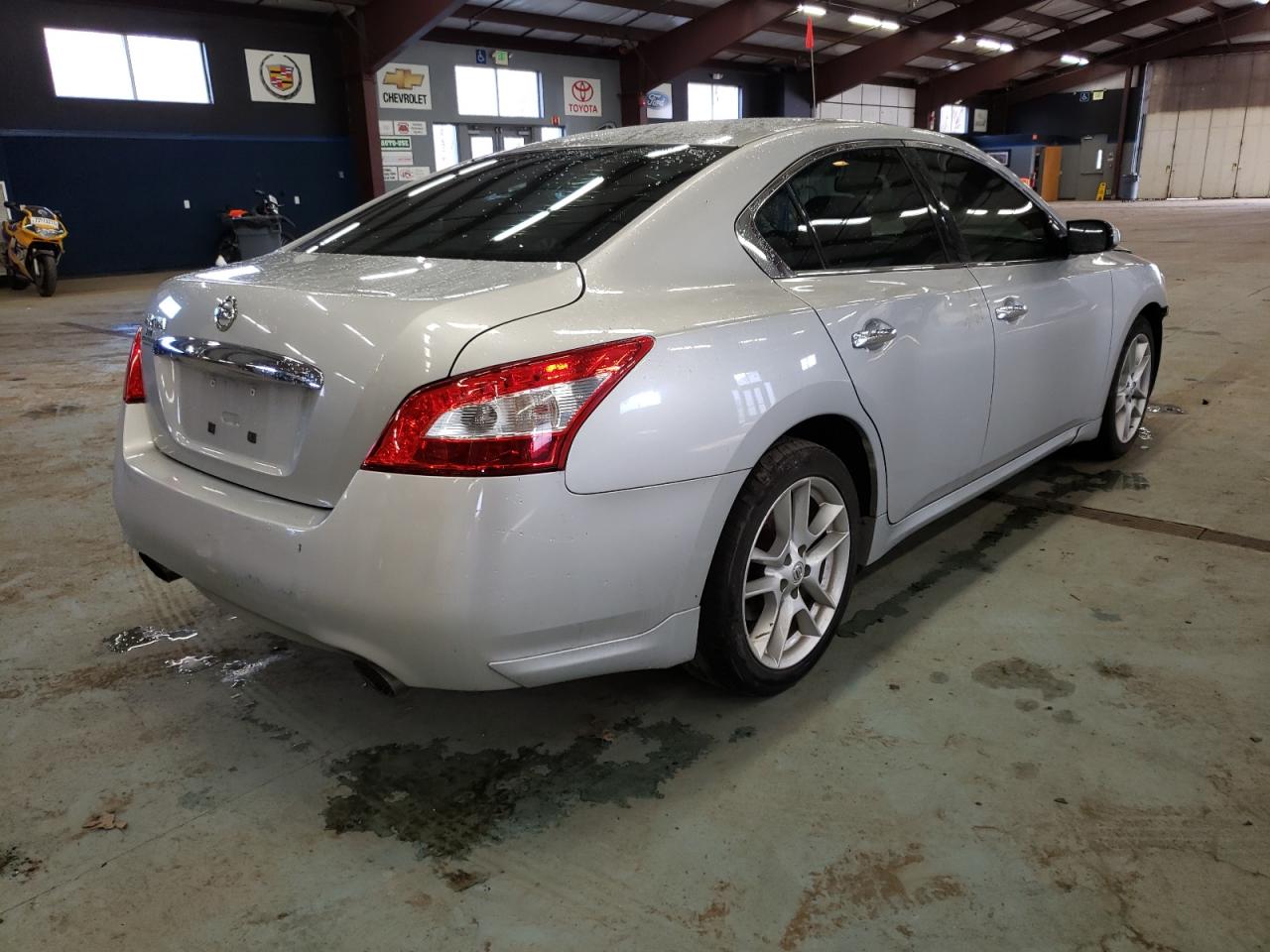 Photo 4 from auction – 2009 NISSAN MAXIMA S with VIN 1N4AA51E69C854307