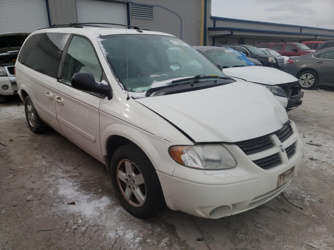 DODGE GRAND CARA 2007 with VIN 2D4GP44L17R145976 - Photo from auction