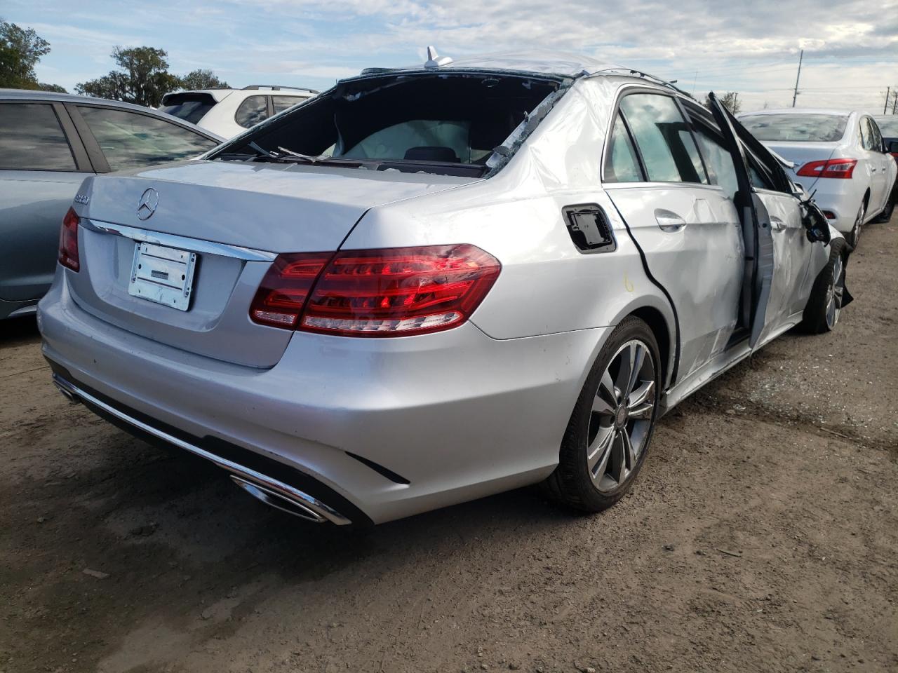 Photo 4 from auction – 2014 MERCEDES-BENZ E 350 with VIN WDDHF5KB4EA809005