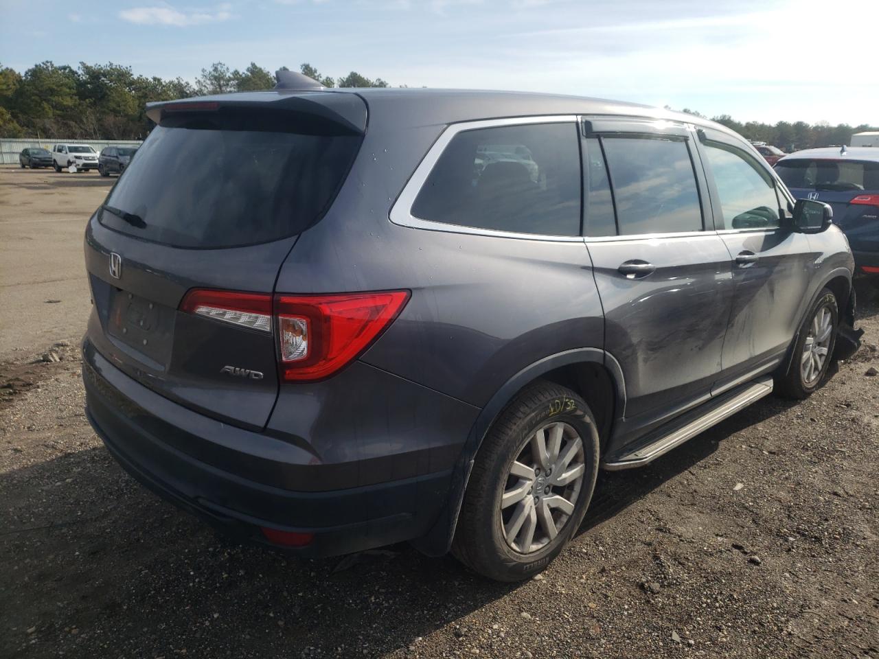 Photo 4 from auction – 2019 HONDA PILOT LX with VIN 5FNYF6H11KB021915