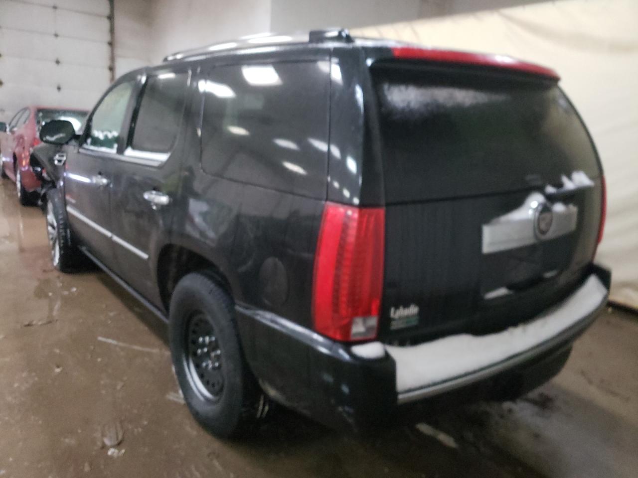 Photo 3 from auction – 2010 CADILLAC ESCALADE P with VIN 1GYUKCEF9AR223932