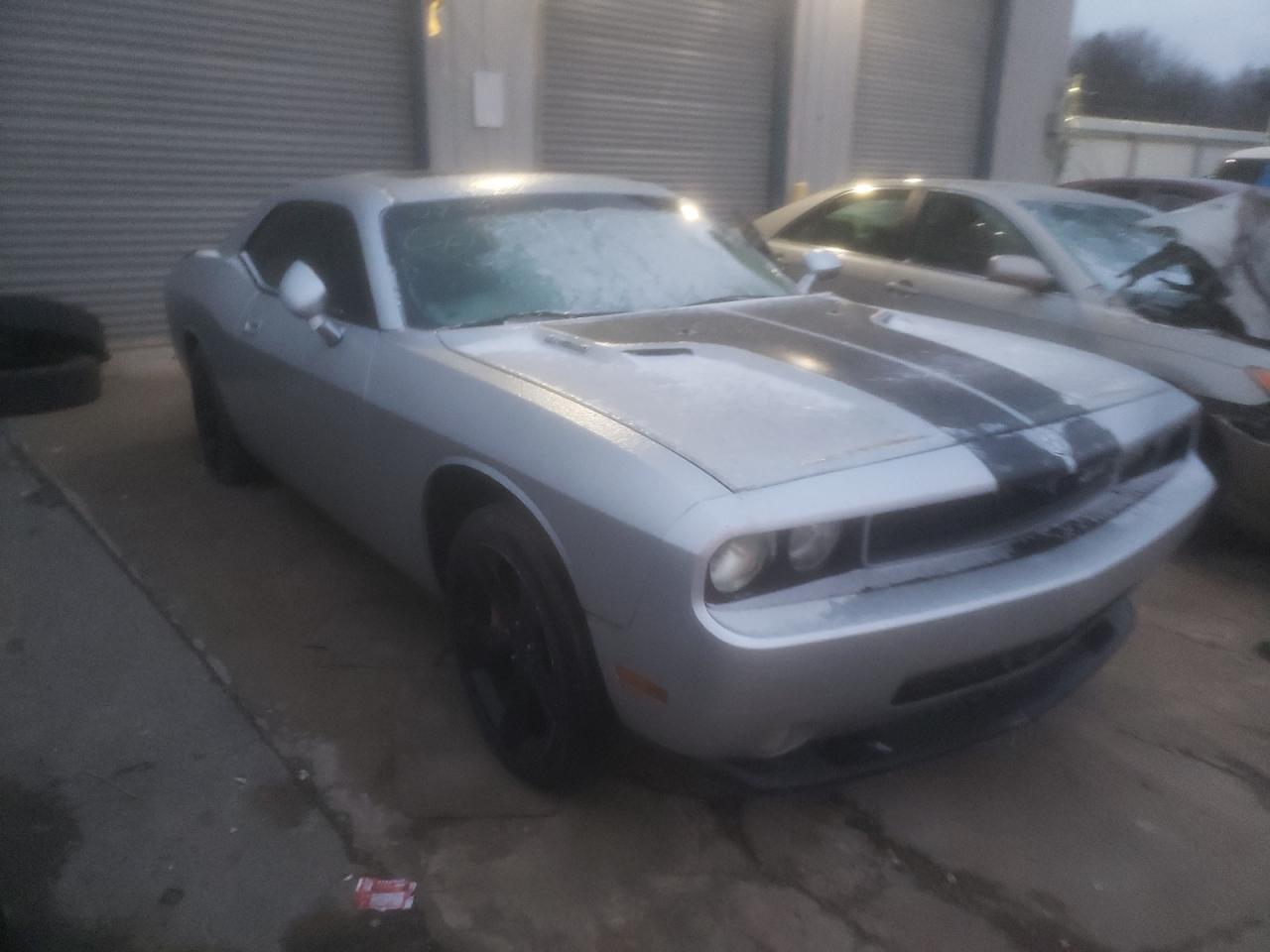 DODGE CHALLENGER 2009 with VIN 2B3LJ74W79H583727 - Photo from auction