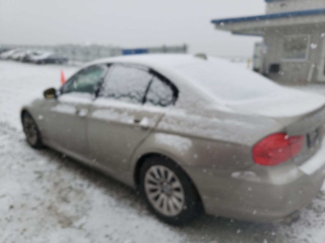Photo 3 from auction – 2009 BMW 328 I with VIN WBAPH77539NL82216