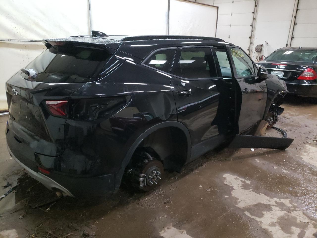 Photo 4 from auction – 2020 CHEVROLET BLAZER 2LT with VIN 3GNKBHR44LS605361