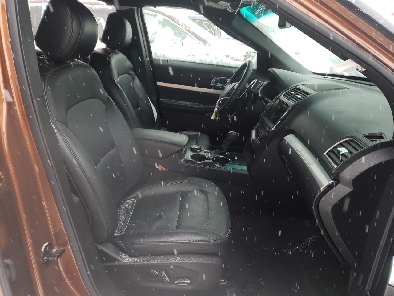 Photo 5 from auction – 2017 FORD EXPLORER X with VIN 1FM5K8D89HGA33785